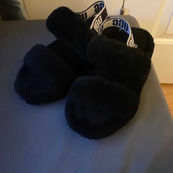 Woman’s Oh Yeah UGG - Picture 3 of 7